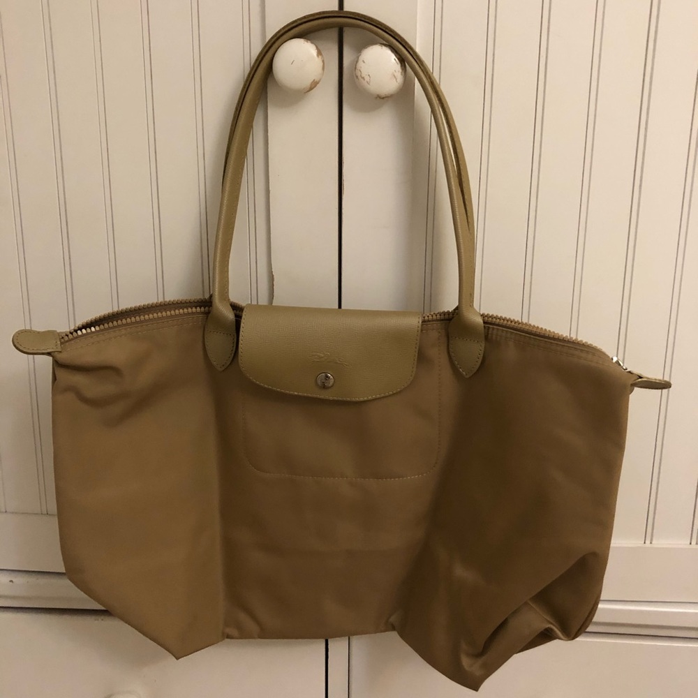 Tan Longchamp medium shoulder bag